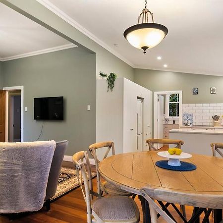 Historic Charm In Greytown - Cosy Kowhai Cottage Eksteriør billede