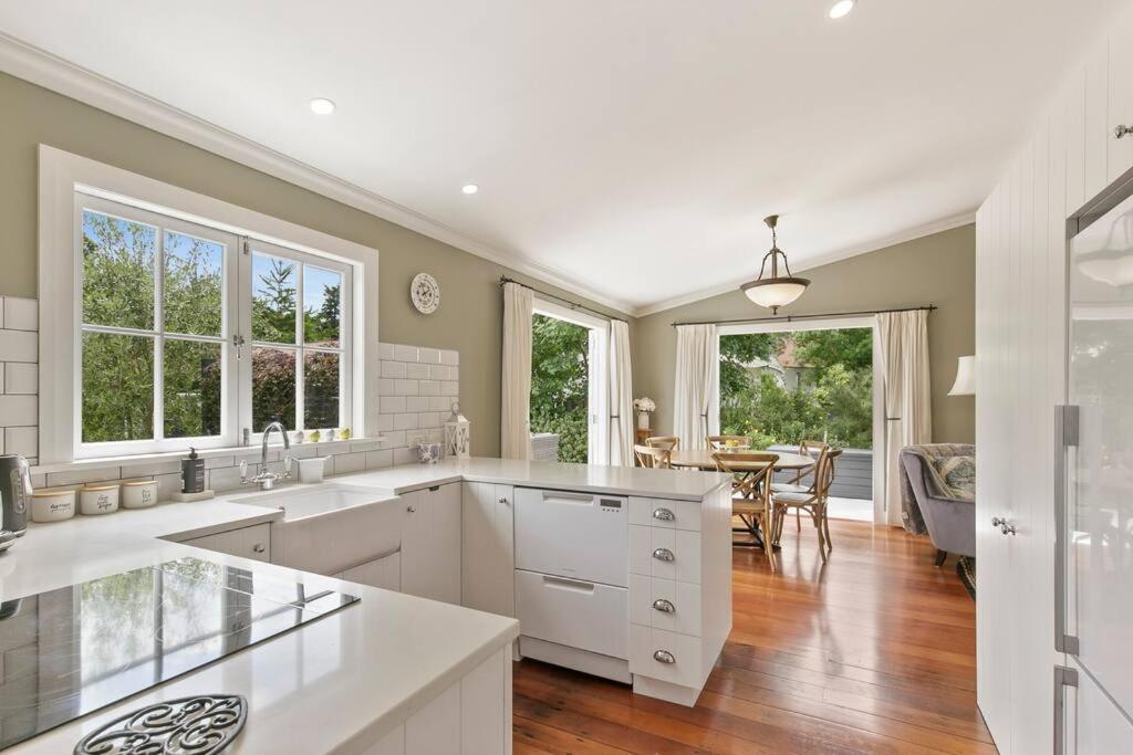 Historic Charm In Greytown - Cosy Kowhai Cottage Eksteriør billede