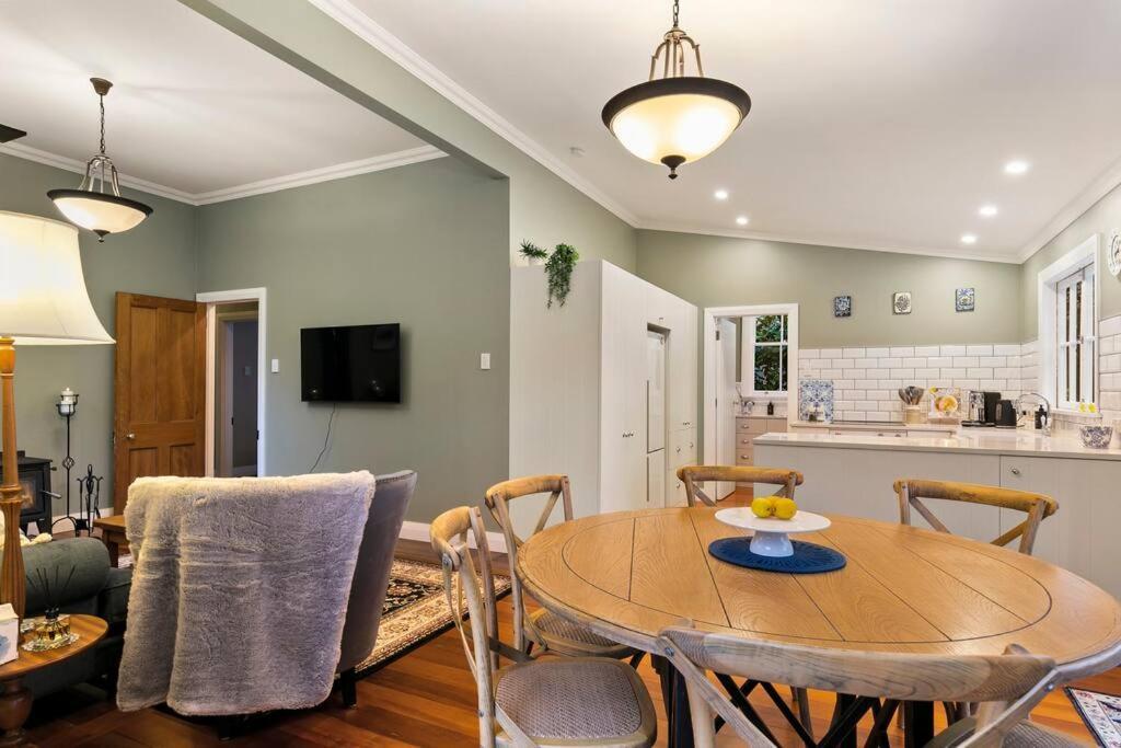 Historic Charm In Greytown - Cosy Kowhai Cottage Eksteriør billede