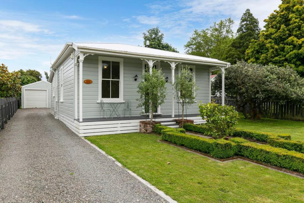 Historic Charm In Greytown - Cosy Kowhai Cottage Eksteriør billede
