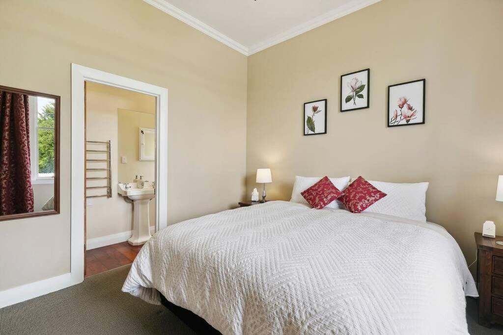 Historic Charm In Greytown - Cosy Kowhai Cottage Eksteriør billede