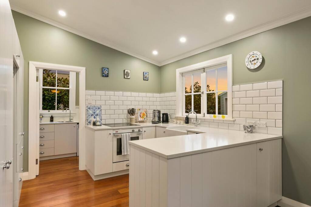Historic Charm In Greytown - Cosy Kowhai Cottage Eksteriør billede