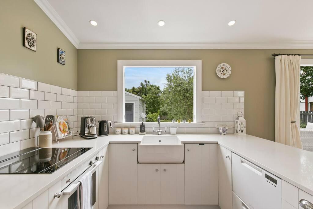 Historic Charm In Greytown - Cosy Kowhai Cottage Eksteriør billede