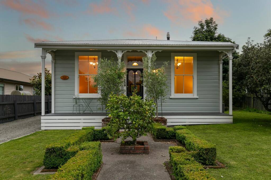 Historic Charm In Greytown - Cosy Kowhai Cottage Eksteriør billede