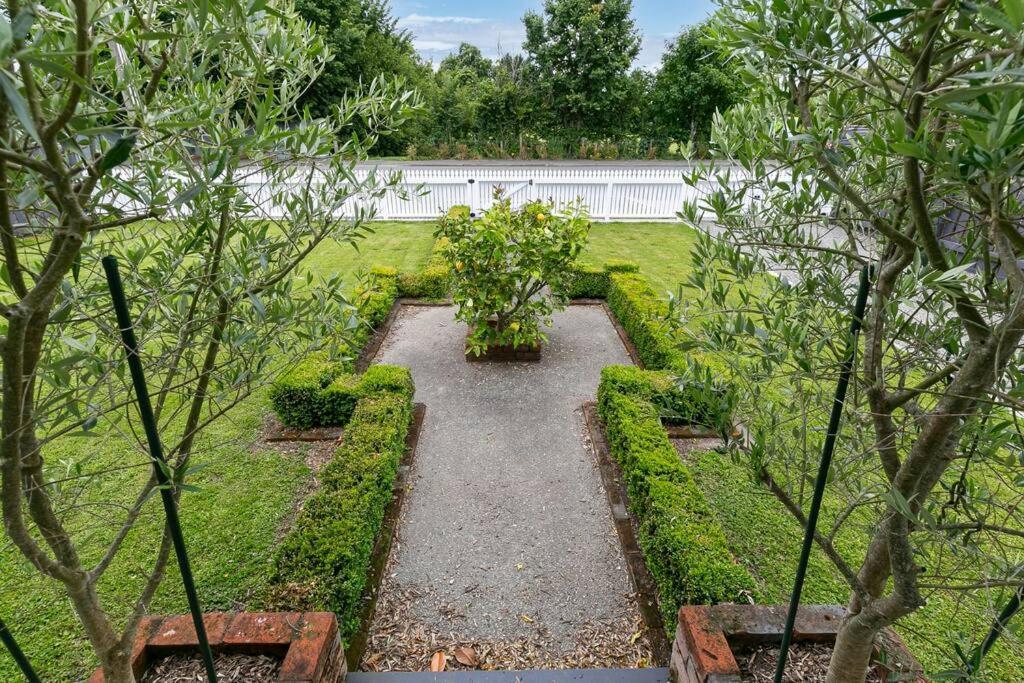 Historic Charm In Greytown - Cosy Kowhai Cottage Eksteriør billede